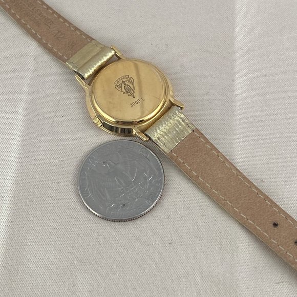 Vintage Swiss Quartz Gucci  Watch Roman Numeral Bezel Black Face Gold Strap - Picture 11 of 13